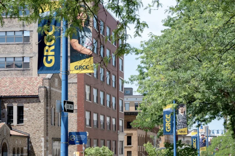 Michigan fills free college gap, lowers eligibility to 21 — for now
